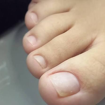 Pedicura Spa con exfoliación e hidratación profunda